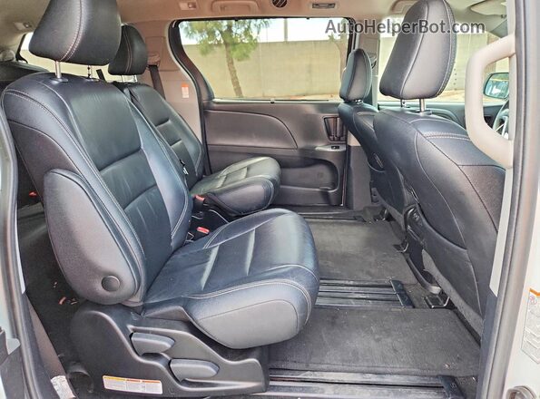 5TDXZ3DC0JS921918 2018 TOYOTA SIENNA White Rear interior view