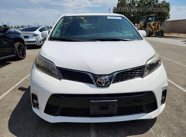 5TDXZ3DC0JS921918 2018 TOYOTA SIENNA White Front view