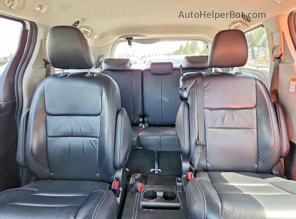 5TDXZ3DC0JS921918 2018 TOYOTA SIENNA White Rear seats view