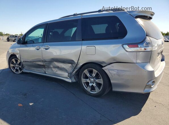 5TDXZ3DC1HS853090 2017 TOYOTA SIENNA Серебряный 