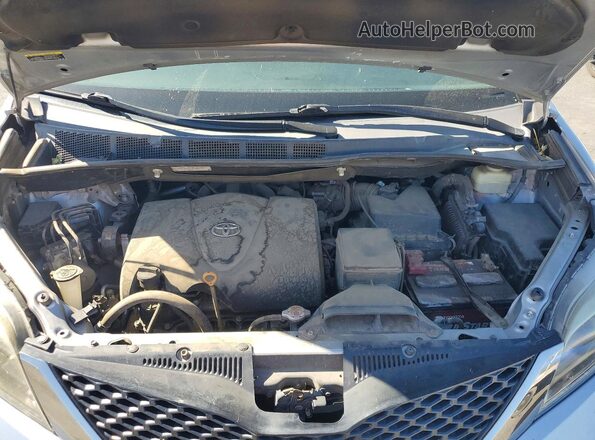 5TDXZ3DC1HS853090 2017 TOYOTA SIENNA Серебряный 
