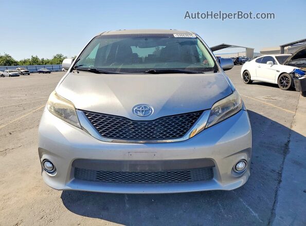 5TDXZ3DC1HS853090 2017 TOYOTA SIENNA Серебряный 