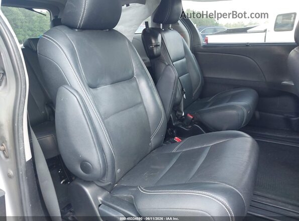 5TDXZ3DC4HS768227 2017 TOYOTA SIENNA Silver VIN sticker view