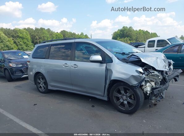 5TDXZ3DC4HS768227 2017 TOYOTA SIENNA Silver Rear interior view
