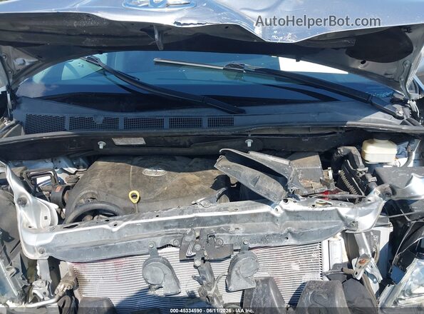 5TDXZ3DC4HS768227 2017 TOYOTA SIENNA Silver Rear view