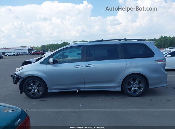 5TDXZ3DC4HS768227 2017 TOYOTA SIENNA Silver 360 interior view