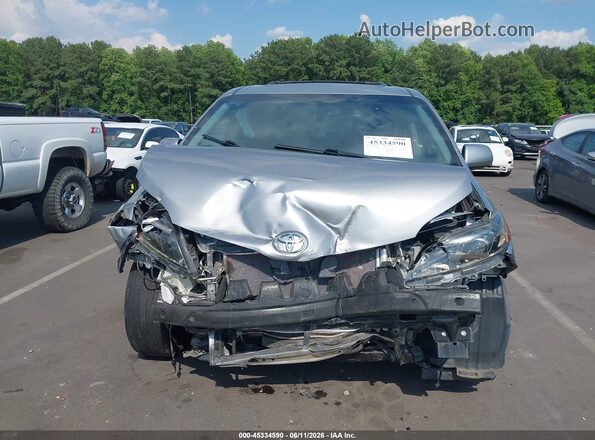 5TDXZ3DC4HS768227 2017 TOYOTA SIENNA Silver Instrument cluster view