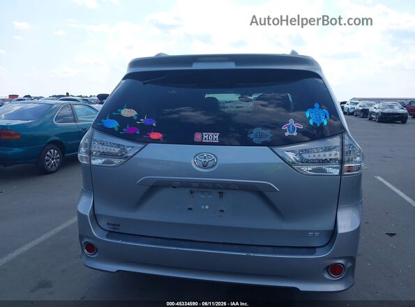 5TDXZ3DC4HS768227 2017 TOYOTA SIENNA Silver 