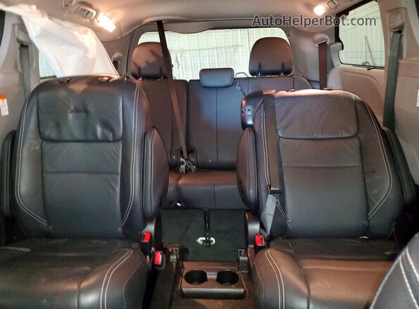 5TDXZ3DC5JS918612 2018 TOYOTA SIENNA White Rear seats view