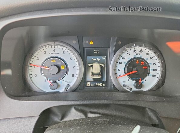 5TDXZ3DC6HS827603 2017 TOYOTA SIENNA Silver Widok zestawu wskaźników