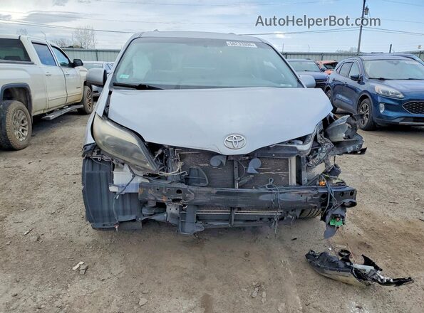 5TDXZ3DC7HS802418 2017 TOYOTA SIENNA Silver Vista frontal