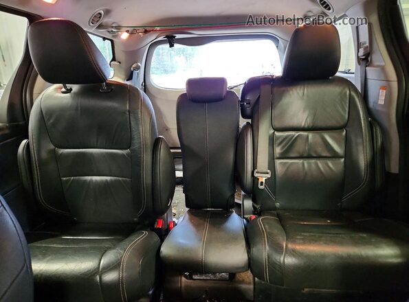 5TDXZ3DC8HS839798 2017 TOYOTA SIENNA Серый Вид задних сидений