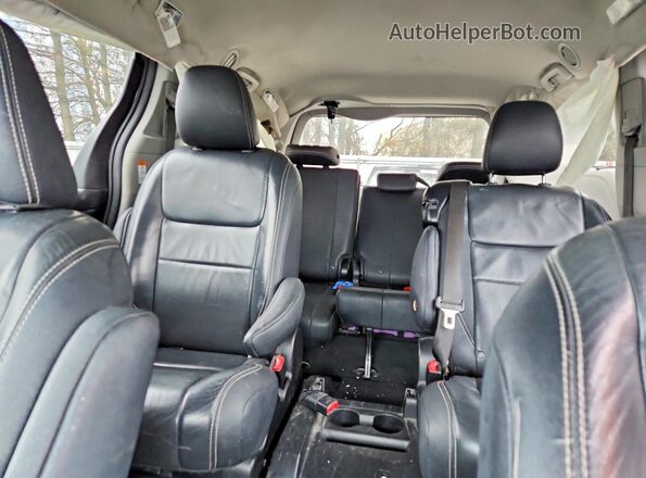 5TDXZ3DC9HS790658 2017 TOYOTA SIENNA Gray 