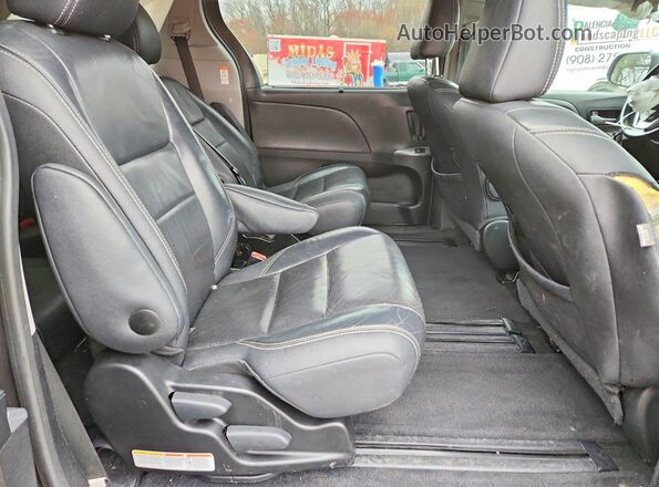 5TDXZ3DC9HS790658 2017 TOYOTA SIENNA Gray 