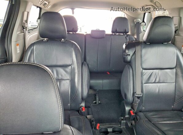 5TDXZ3DCXHS877632 2017 TOYOTA SIENNA Silver 