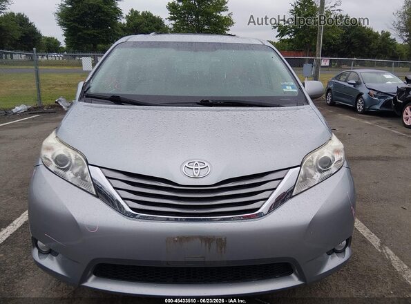 5TDYK3DC2GS741051 2016 TOYOTA SIENNA Gray Вид щитка приладів