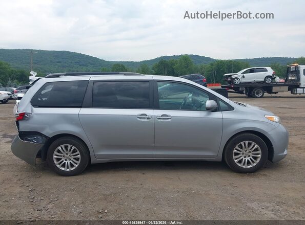5TDYK3DC3GS746744 2016 TOYOTA SIENNA Blue Սալոնի հետևի տեսք