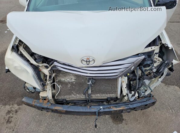 5TDYK3DC4GS702140 2016 TOYOTA SIENNA White Vista del compartimento del motor