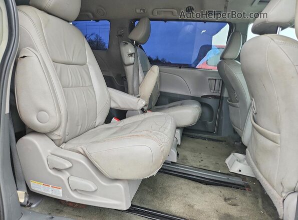5TDYK3DC4GS702140 2016 TOYOTA SIENNA White Vista interior trasera