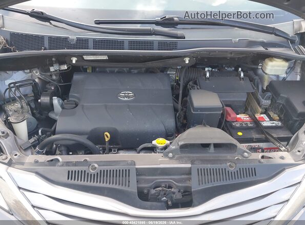5TDYK3DC6GS718775 2016 TOYOTA SIENNA Gray Rear view