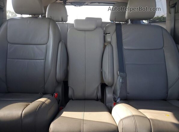5TDYK3DC7GS728487 2016 TOYOTA SIENNA White უკანა სავარძლების ხედი