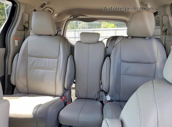 5TDYK3DCXGS707262 2016 TOYOTA SIENNA Black Rear seats view
