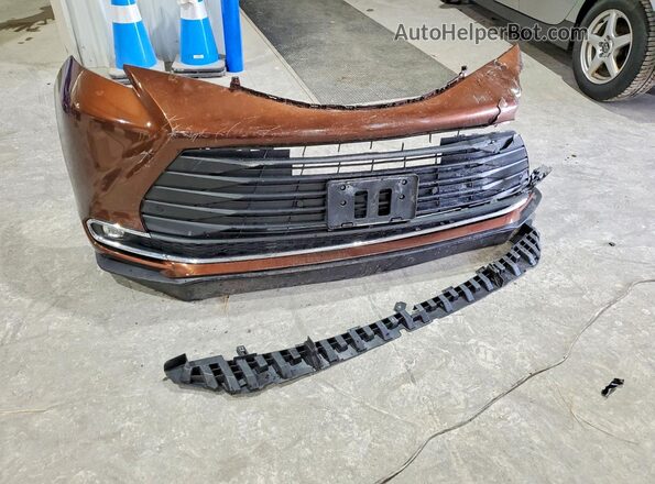 5TDYRKEC1PS158524 2023 TOYOTA SIENNA Brown Vista de la etiqueta del VIN