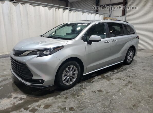 5TDYRKEC1SS243923 2025 TOYOTA SIENNA Silver 
