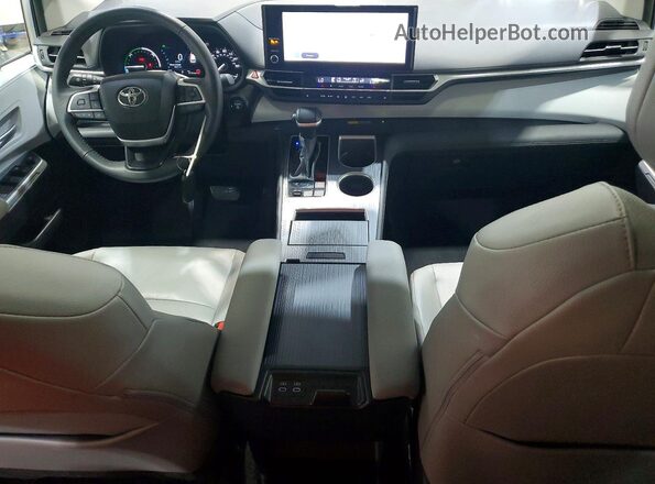 5TDYRKEC1SS243923 2025 TOYOTA SIENNA Silver 
