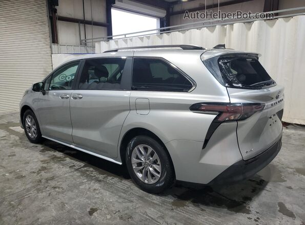 5TDYRKEC1SS243923 2025 TOYOTA SIENNA Silver 