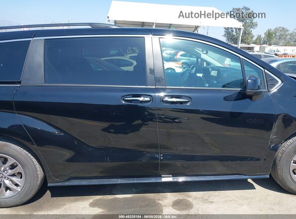 5TDYRKEC1TS294176 2026 TOYOTA SIENNA Black უკანა სალონის ხედი