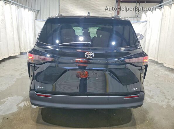 5TDYRKEC1TS299331 2026 TOYOTA SIENNA Black უკანა ხედი