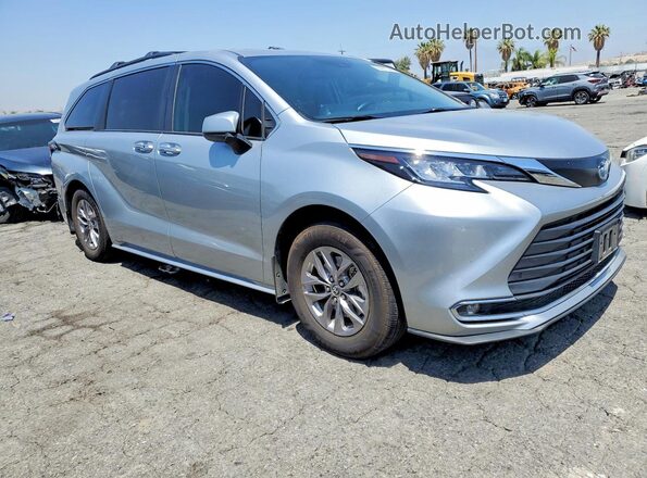 5TDYRKEC2NS132589 2022 TOYOTA SIENNA Silver Передня права чверть
