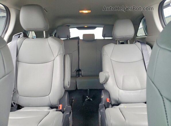 5TDYRKEC2PS143286 2023 TOYOTA SIENNA Silver Vista de los asientos traseros