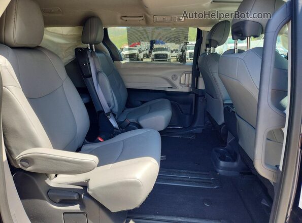 5TDYRKEC2RS194516 2024 TOYOTA SIENNA Blue Vista interior trasera