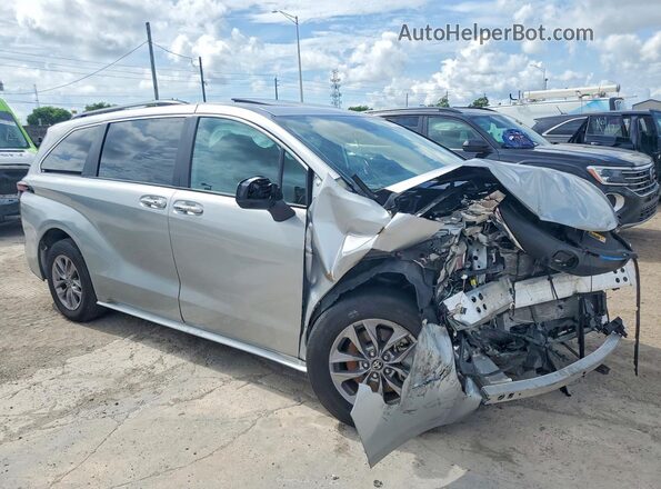 5TDYRKEC2SS227911 2025 TOYOTA SIENNA Silver Przód prawy