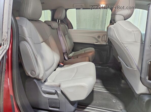 5TDYRKEC2SS243705 2025 TOYOTA SIENNA Red 