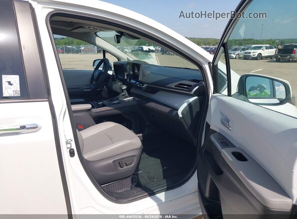 5TDYRKEC2TS312653 2026 TOYOTA SIENNA White წინა სალონის ხედი