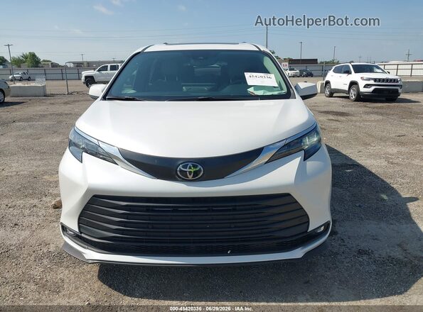 5TDYRKEC2TS312653 2026 TOYOTA SIENNA White ხელსაწყოთა პანელის ხედი