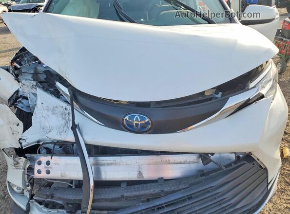 5TDYRKEC3MS034377 2021 TOYOTA SIENNA White Vista del compartimento del motor