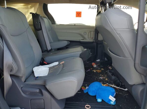 5TDYRKEC3MS034377 2021 TOYOTA SIENNA White Vista interior trasera