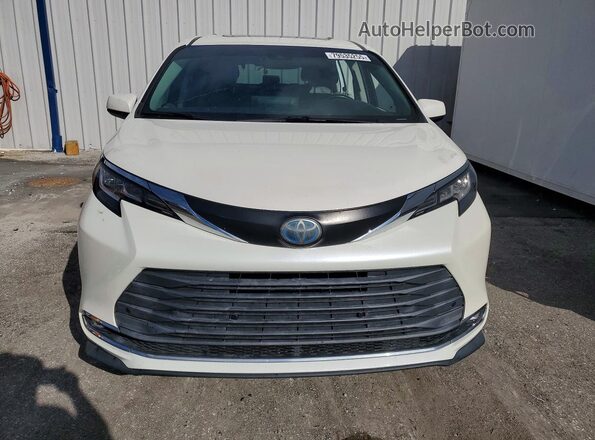 5TDYRKEC4MS026577 2021 TOYOTA SIENNA White Вид спереду