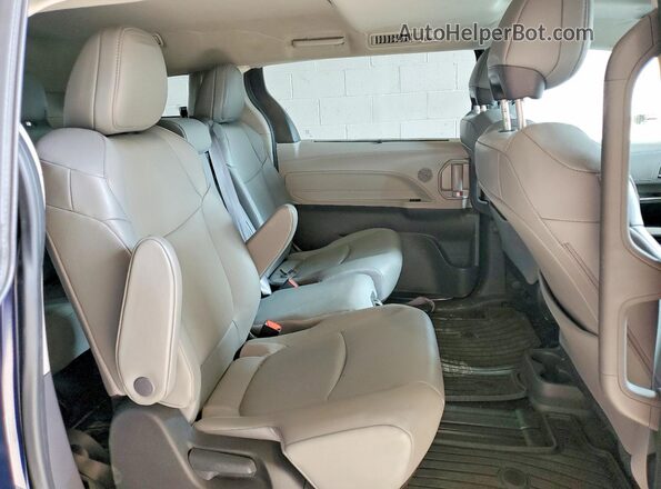 5TDYRKEC4PS172742 2023 TOYOTA SIENNA Blue Rear interior view