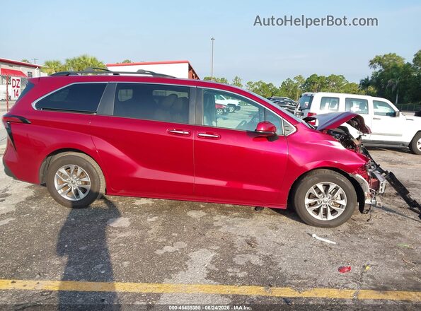 5TDYRKEC5NS100557 2022 TOYOTA SIENNA Red Widok wnętrza z tyłu