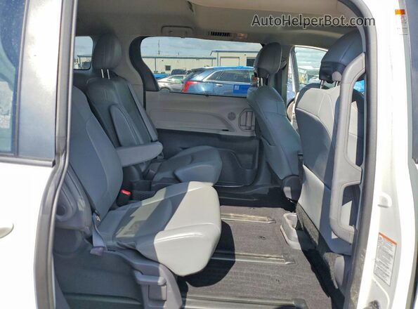 5TDYRKEC6MS018934 2021 TOYOTA SIENNA White უკანა სალონის ხედი