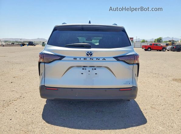 5TDYRKEC7RS182653 2024 TOYOTA SIENNA Silver უკანა ხედი