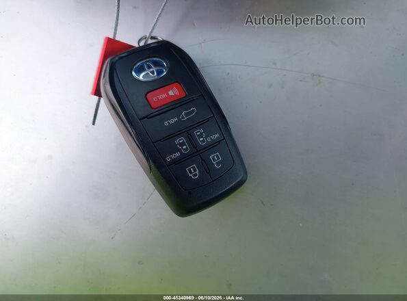 5TDYRKEC8SS274439 2025 TOYOTA SIENNA White Вид панелі приладів