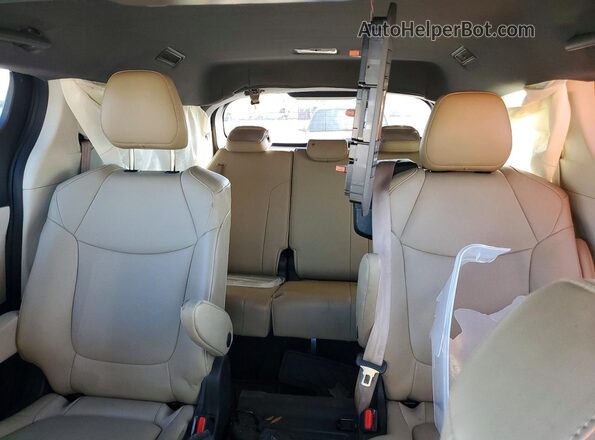 5TDYRKEC9MS054780 2021 TOYOTA SIENNA Gray Вид задніх сидінь
