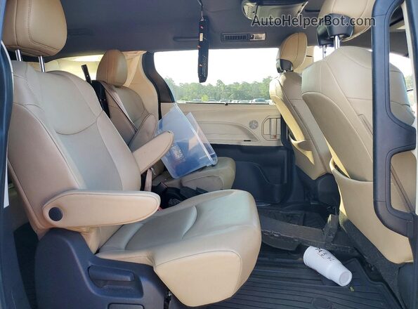 5TDYRKEC9MS054780 2021 TOYOTA SIENNA Gray Вид задньої частини салону