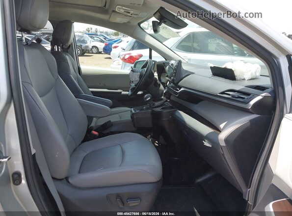 5TDYRKECXNS132467 2022 TOYOTA SIENNA Silver წინა სალონის ხედი